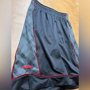 Nike - Black and Red LeBron James 11 inch Shorts - Medium